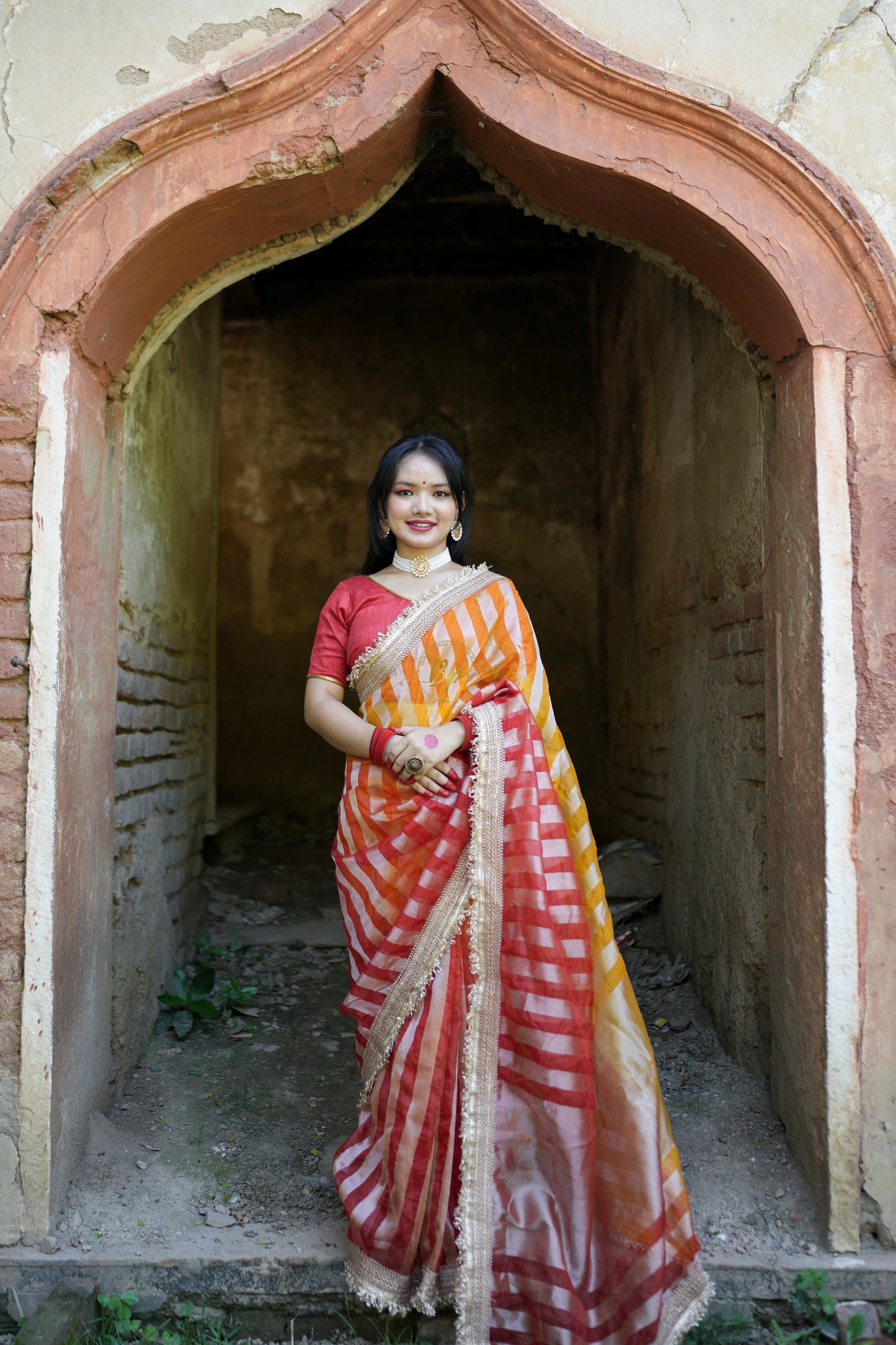 Dual colour handwoven plane tissue saree with gota patti